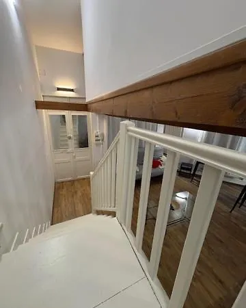 Paris Eiffel Tower Et Apartments, Parkings Gratuits Et Securises, 10 Minutes Metro To Paris