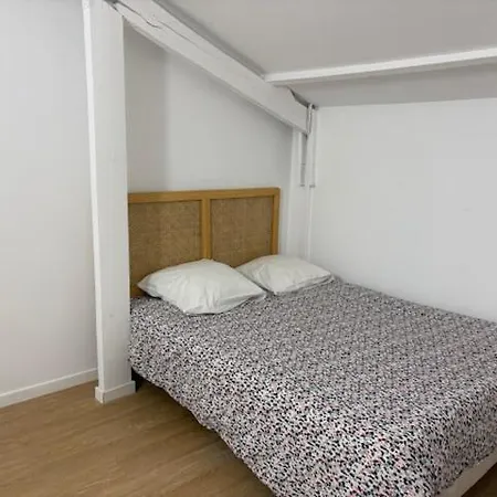 Apartmán Paris Eiffel Tower Et Apartments, Parkings Gratuits Et Securises, 10 Minutes Metro To Paris